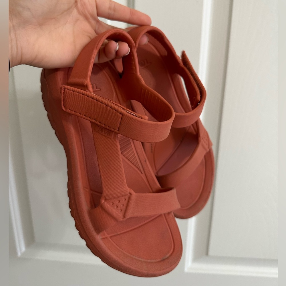 Red-orange, Teva Hurricane Drift sandals — Teva — size 7